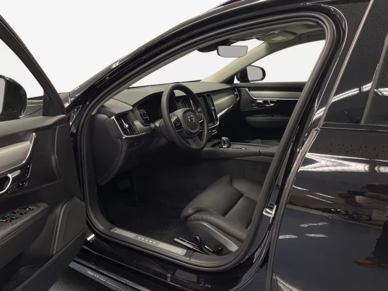 Volvo V90 B4/PLUS-DARK/197HP/PANO/MEMO/360/H&K/NAVI/LED/309g, снимка 6 - Автомобили и джипове - 51682328