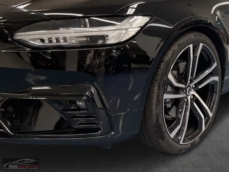 Volvo V90 B4/PLUS-DARK/197HP/PANO/MEMO/360/H&K/NAVI/LED/309g, снимка 5 - Автомобили и джипове - 51682328