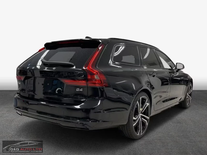 Volvo V90 B4/PLUS-DARK/197HP/PANO/MEMO/360/H&K/NAVI/LED/309g, снимка 4 - Автомобили и джипове - 51682328
