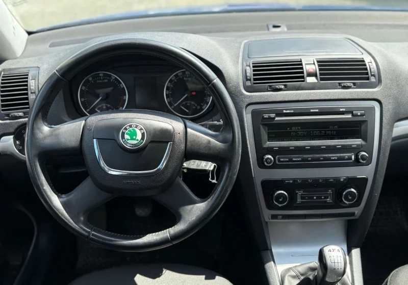 Skoda Octavia Комби, снимка 5 - Автомобили и джипове - 51827289