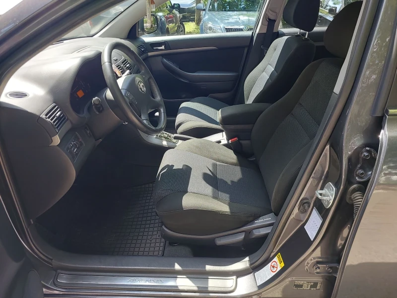 Toyota Avensis 2.0 Бензин Автоматик, снимка 10 - Автомобили и джипове - 52338061