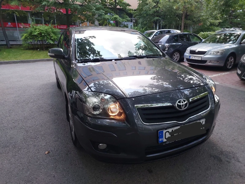 Toyota Avensis 2.0 Бензин Автоматик, снимка 2 - Автомобили и джипове - 52338061