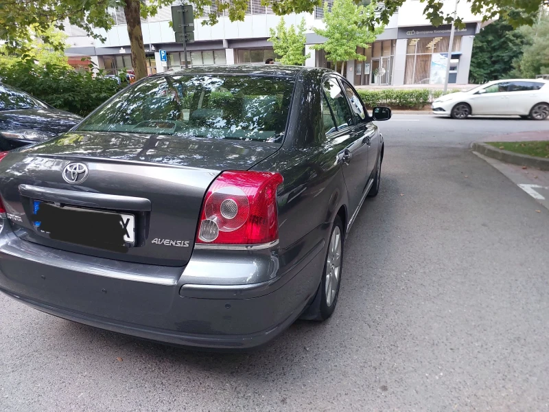 Toyota Avensis 2.0 Бензин Автоматик, снимка 3 - Автомобили и джипове - 52338061