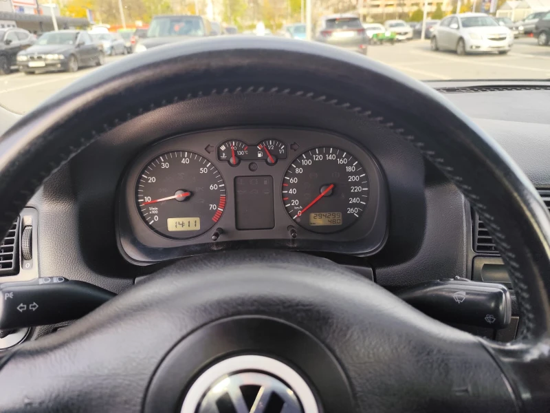 VW Bora, снимка 11 - Автомобили и джипове - 52485677