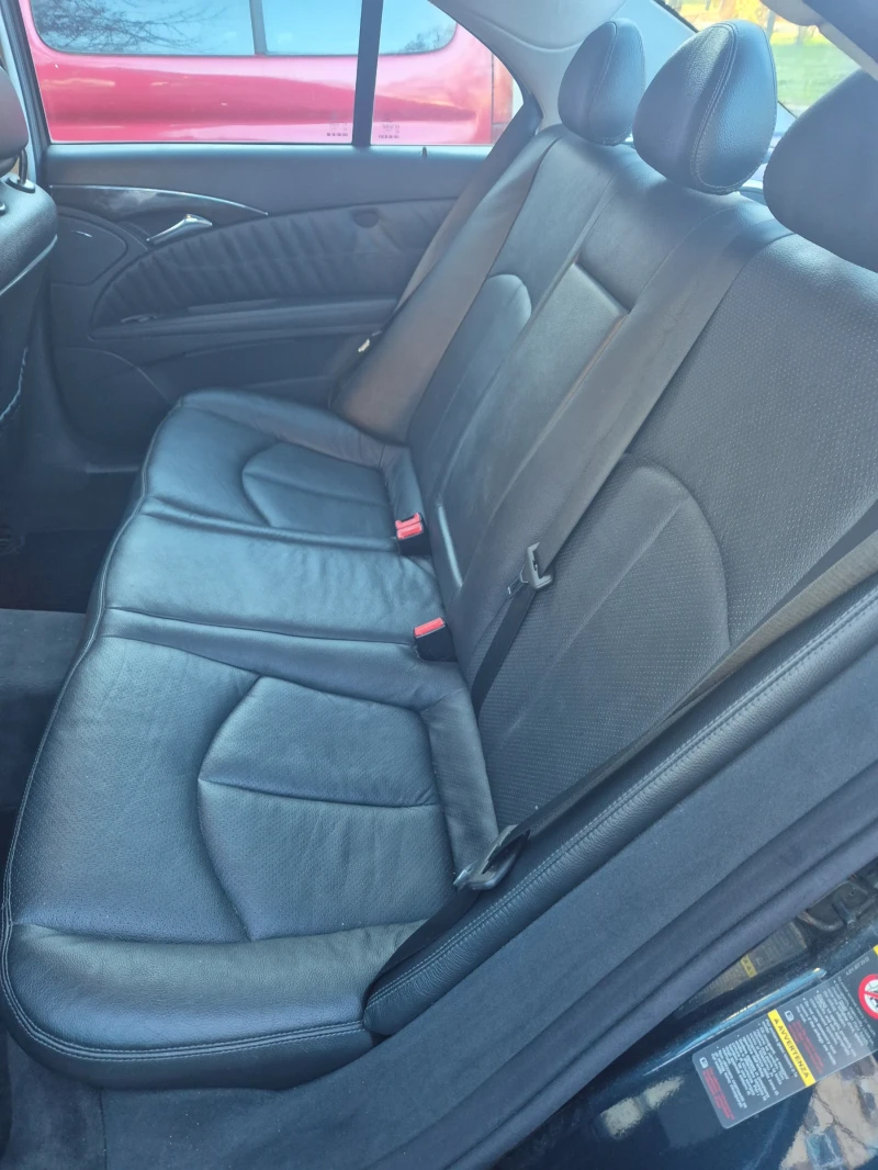 Mercedes-Benz E 270 2.7 cdi, снимка 8 - Автомобили и джипове - 52621449