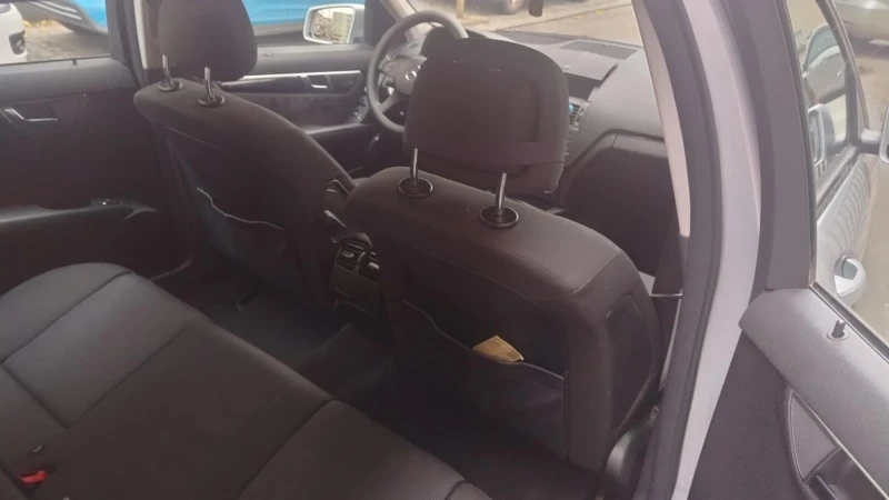 Mercedes-Benz C 200, снимка 4 - Автомобили и джипове - 52809918