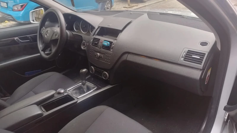Mercedes-Benz C 200, снимка 6 - Автомобили и джипове - 52809918