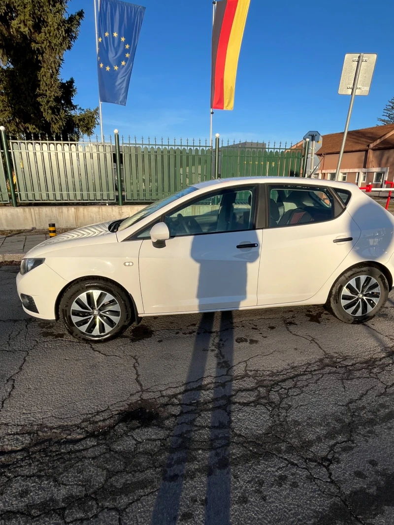 Seat Ibiza, снимка 2 - Автомобили и джипове - 53112301