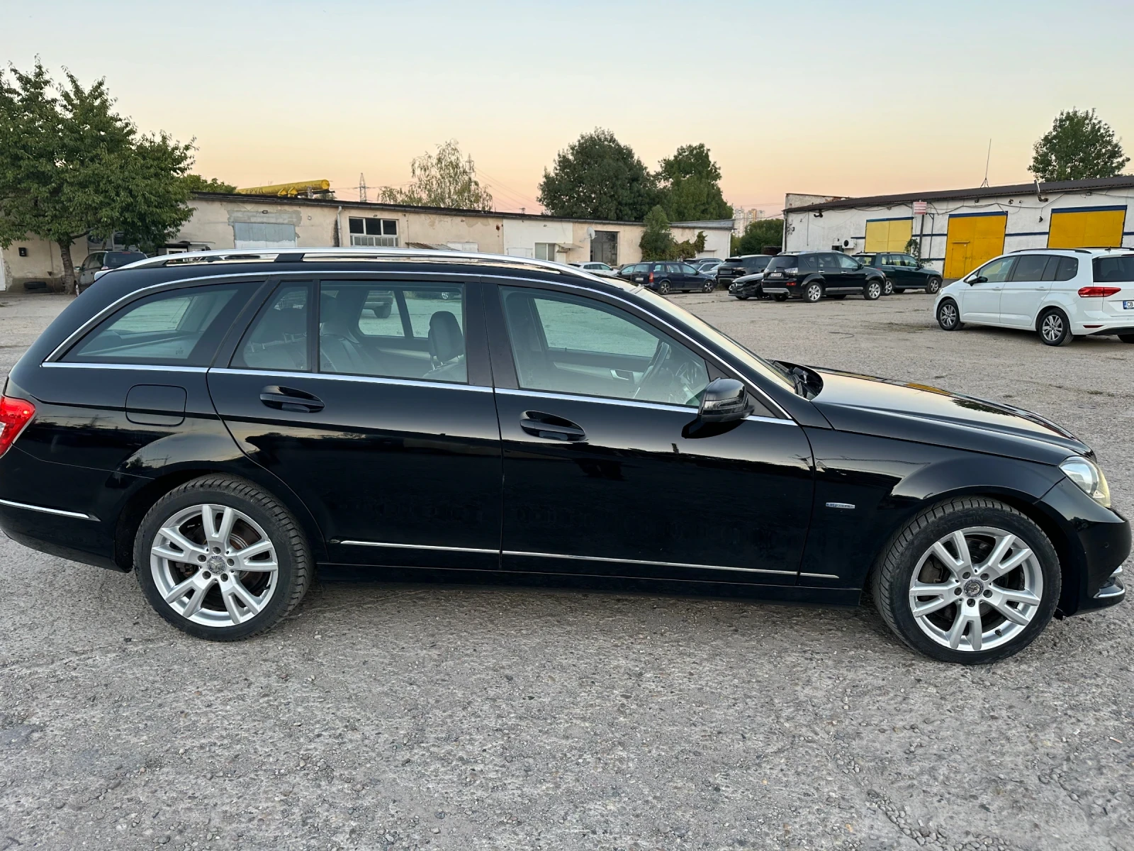 Mercedes-Benz 350  - изображение 4