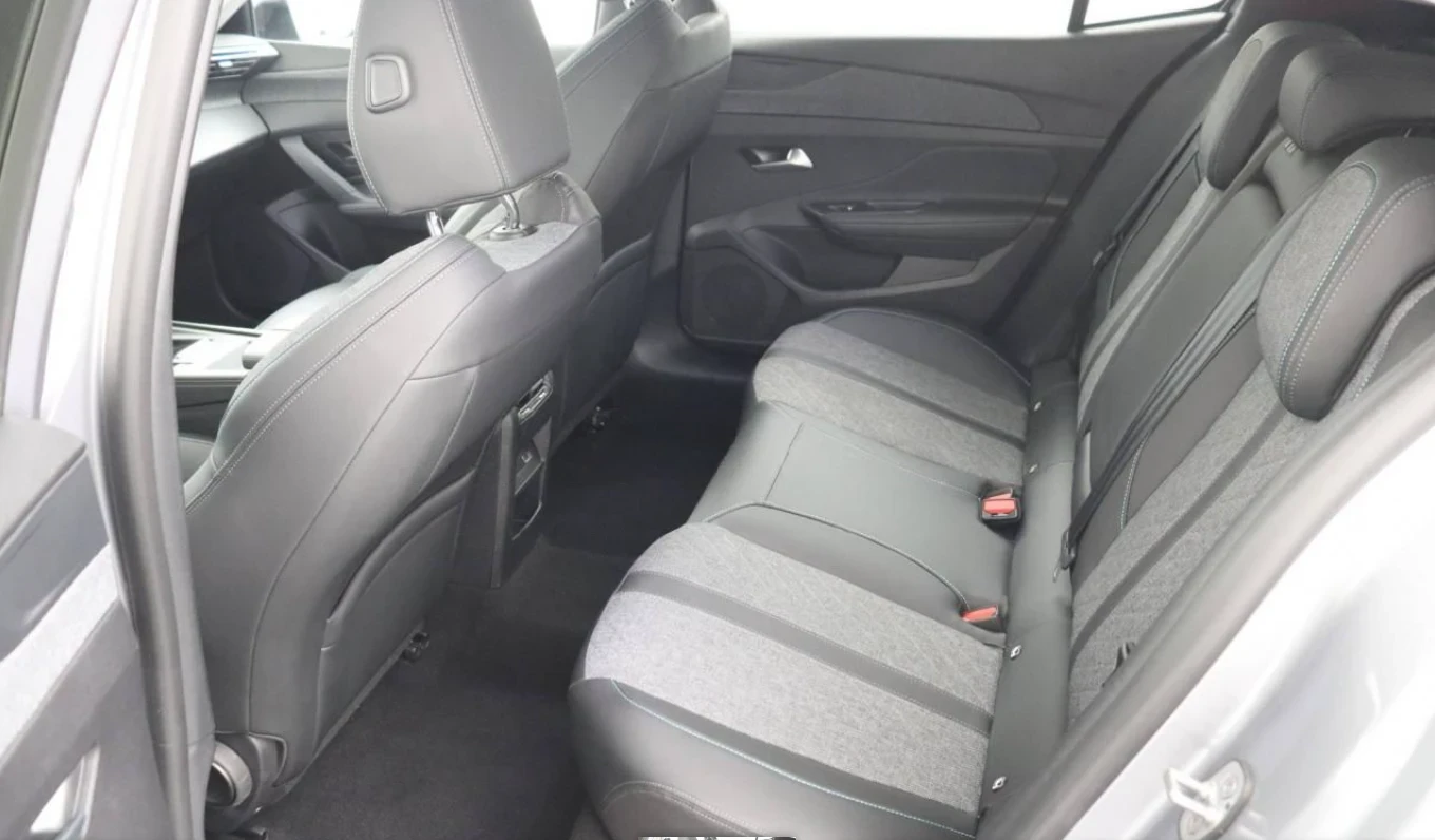 Peugeot 408 PHEV 180 e-EAT8 Allure - изображение 9