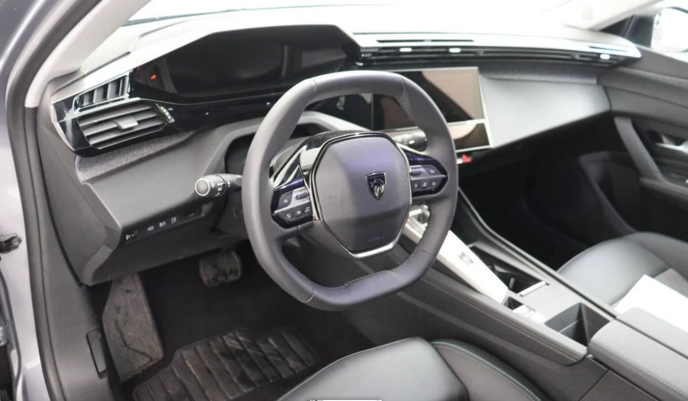Peugeot 408 PHEV 180 e-EAT8 Allure - изображение 6