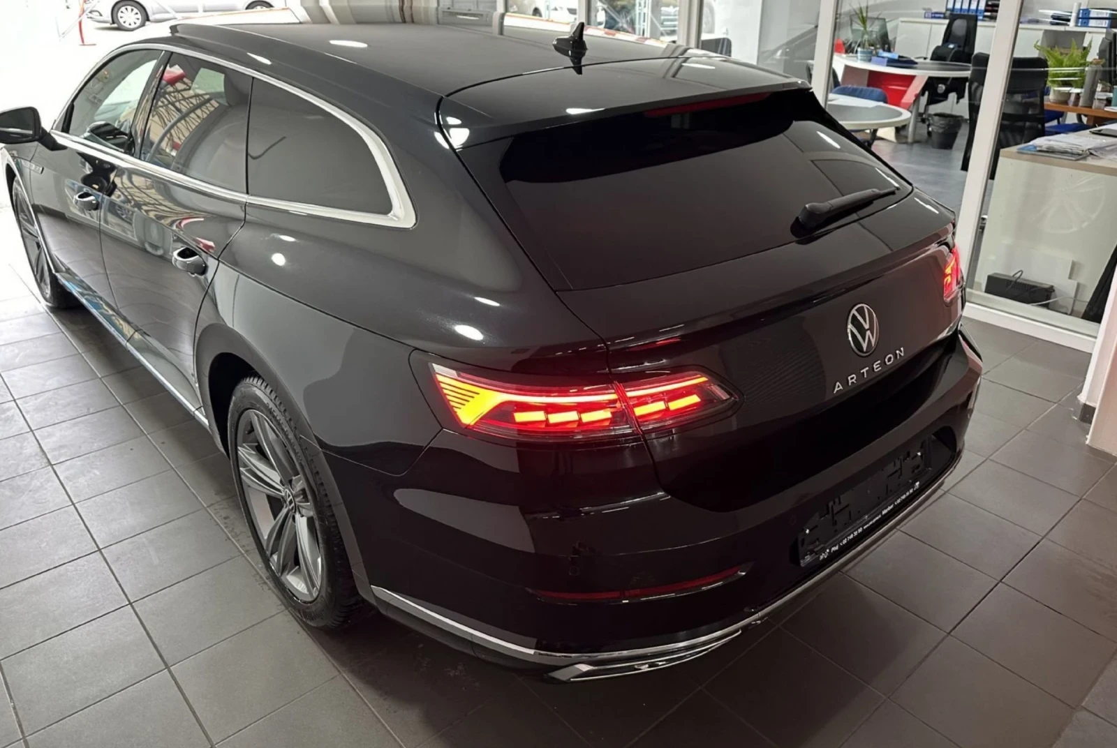 VW Arteon SHOOTING BRAKE 2.0 TDI.147KW. R-Line - изображение 3