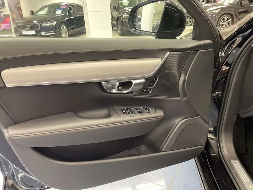 Volvo V90 B4/PLUS-DARK/197HP/PANO/MEMO/360/H&K/NAVI/LED/309g - изображение 8