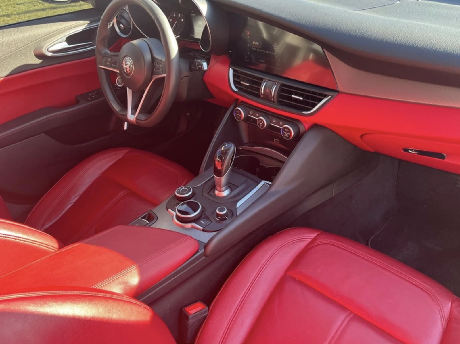 Alfa Romeo Giulia TI* Bose* Автофинансиране , снимка 8 - Автомобили и джипове - 53771879