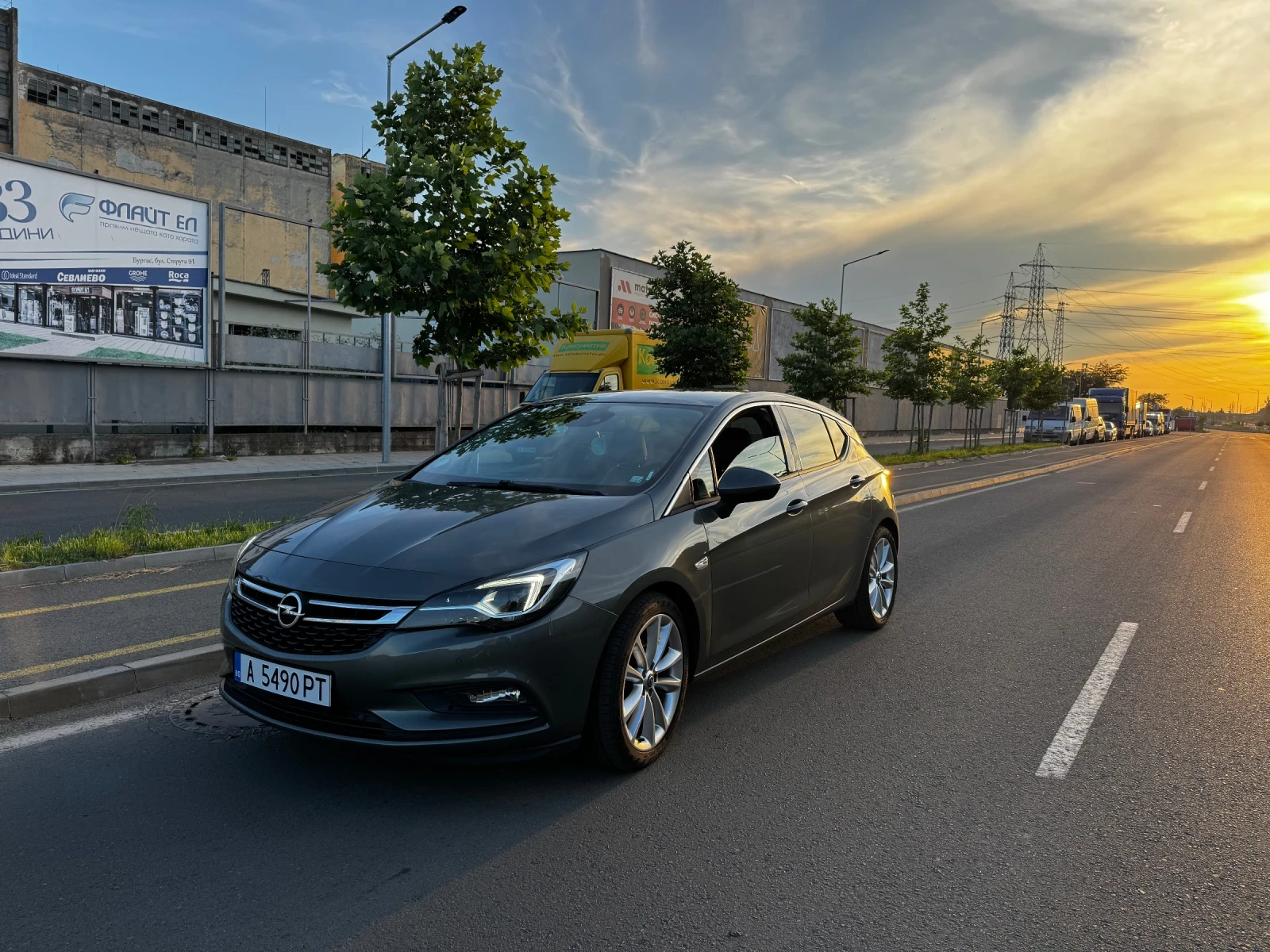 Opel Astra 1.6 CDTi Full обдухване подгрев автомат Нави , снимка 9 - Автомобили и джипове - 54823736