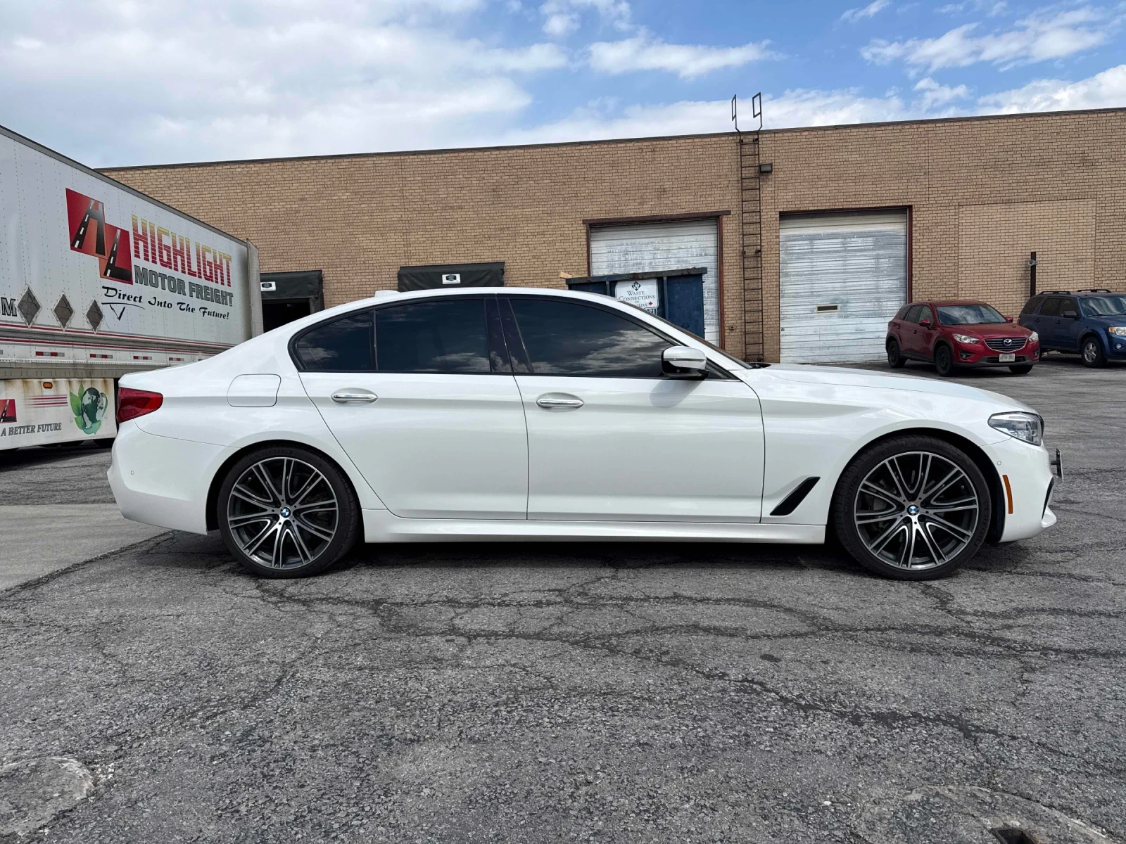 BMW 540 CARFAX * АВТОКРЕДИТ * ПРОГНОЗНА ЦЕНА ДО БГ, снимка 3 - Автомобили и джипове - 54494404