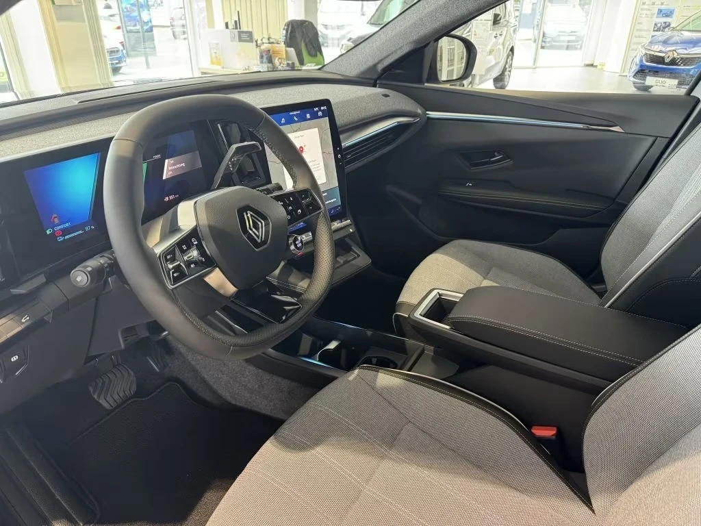 Renault Scenic E-Tech Techno 65kWh DISTR Winter Pack Massage K-L | Mobile.bg � ����������� 11