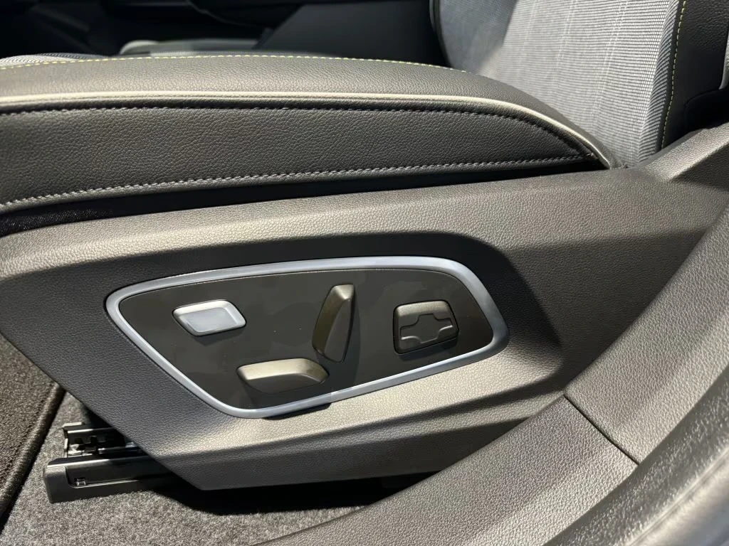 Renault Scenic E-Tech Techno 65kWh DISTR Winter Pack Massage K-L | Mobile.bg � ����������� 14