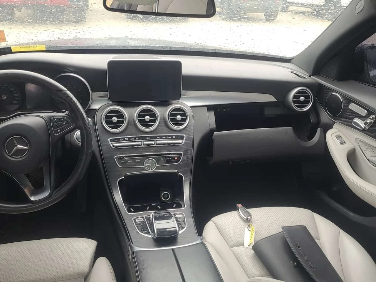 Mercedes-Benz C 300 LUXURY| ПАМЕТ| ПОДГРЕВИ| МЪРТВА ТОЧКА| ПАНОРАМА| , снимка 7 - Автомобили и джипове - 54818766