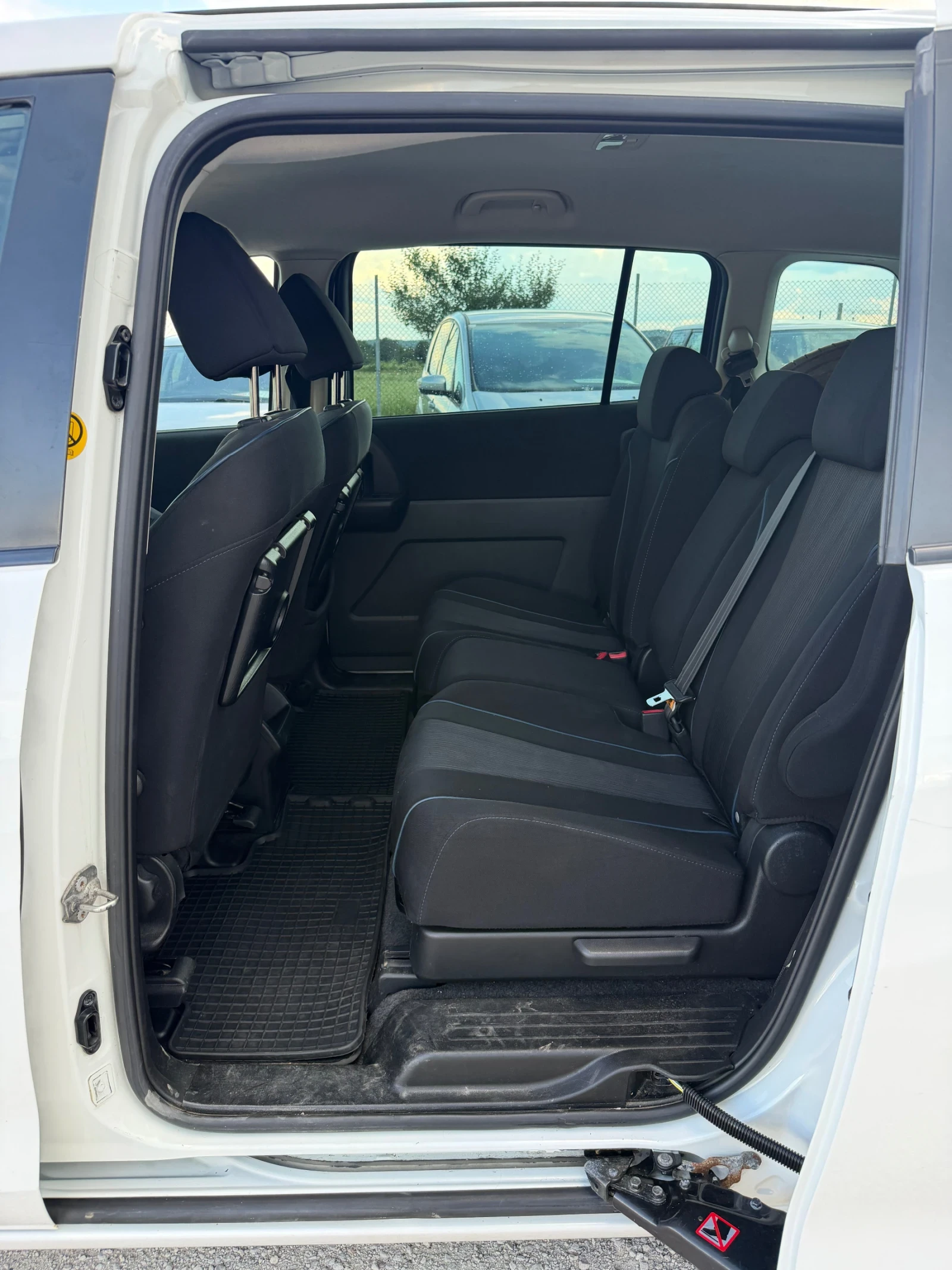 Mazda 5 1.6/116кс 7места EVRO5, снимка 8 - Автомобили и джипове - 54878235