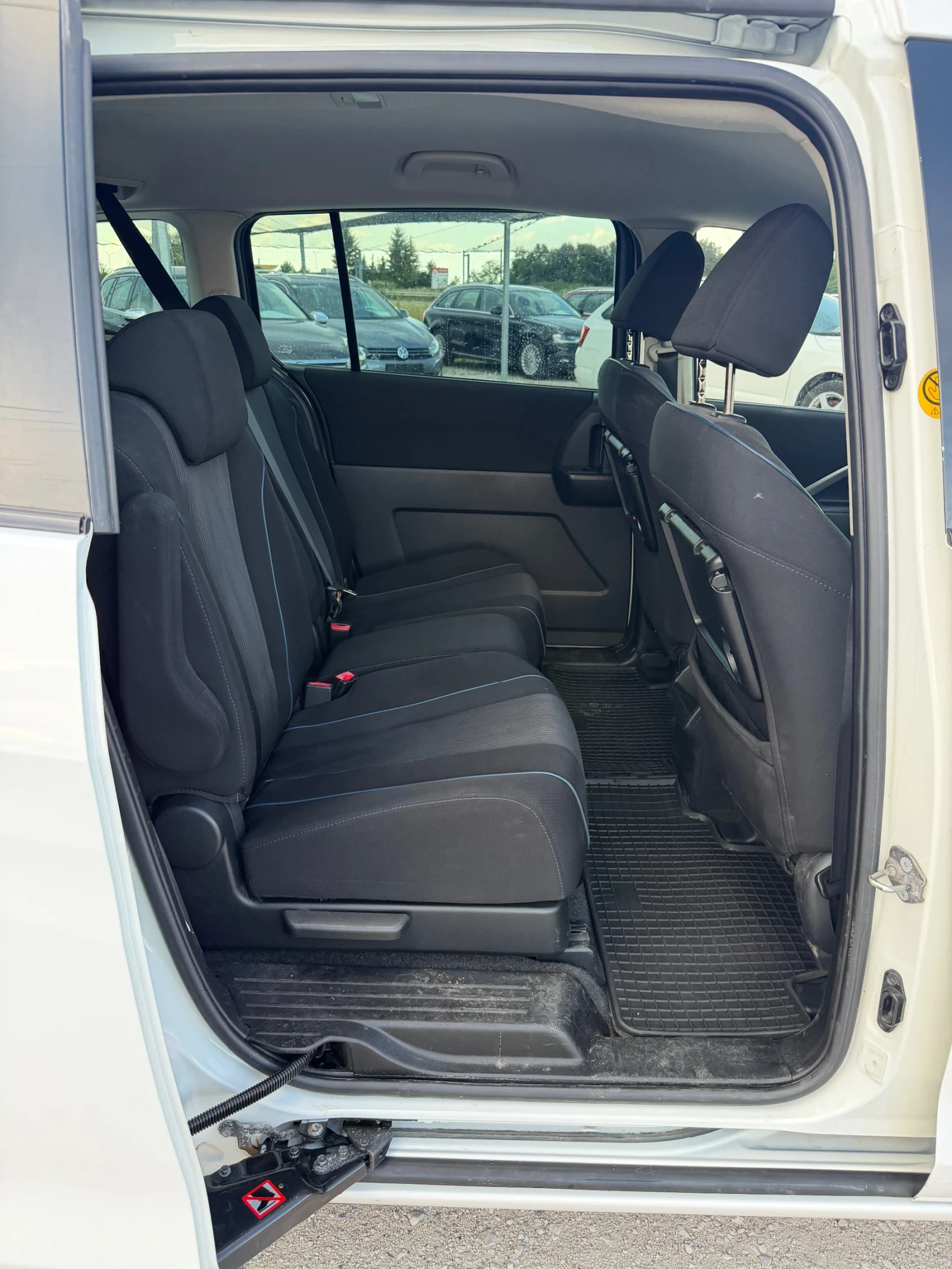 Mazda 5 1.6/116кс 7места EVRO5, снимка 11 - Автомобили и джипове - 54878235