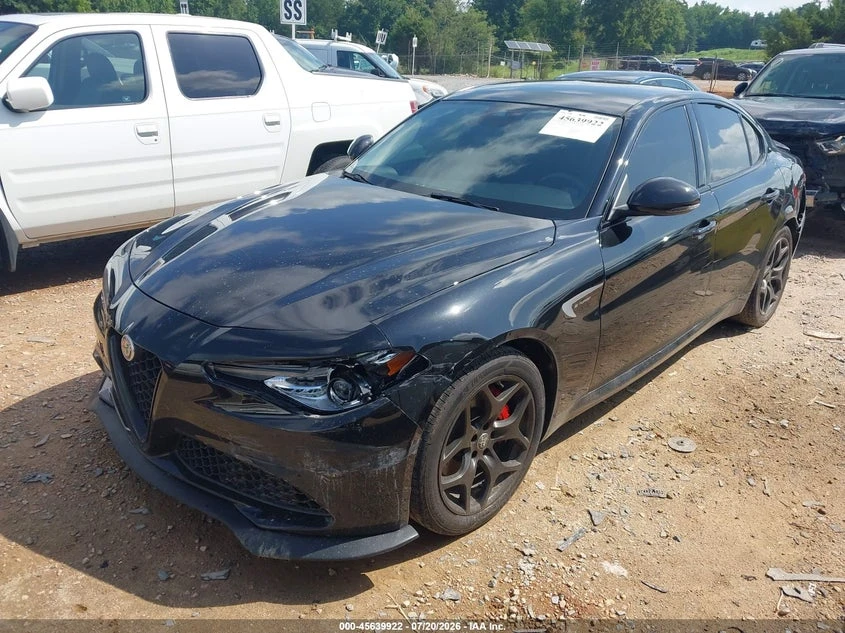 Alfa Romeo Giulia 2.0l Awd, снимка 2 - Автомобили и джипове - 55591328