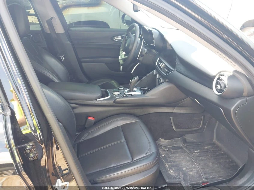 Alfa Romeo Giulia 2.0l Awd, снимка 5 - Автомобили и джипове - 55591328
