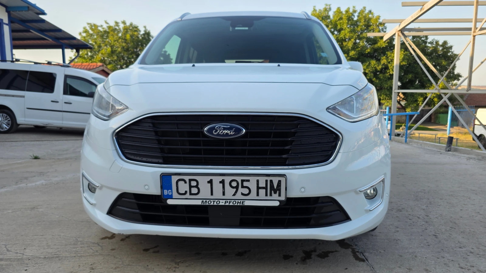Ford Tourneo Connect TITANIUM 4+ 1 ТОВАРЕН, снимка 9 - Автомобили и джипове - 55664729