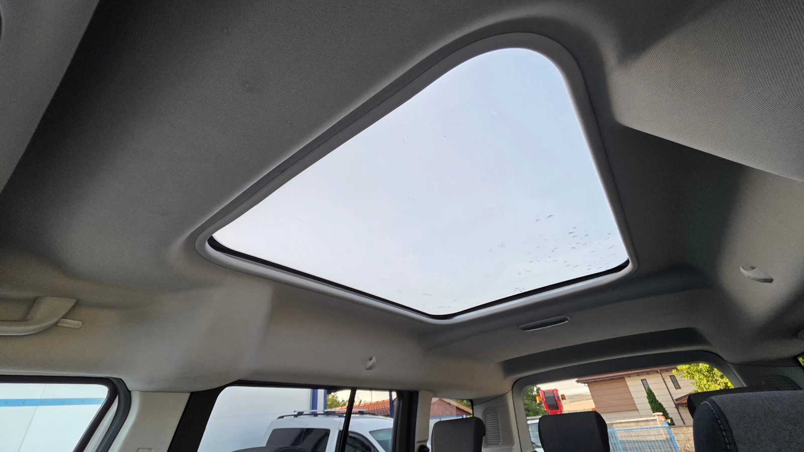 Ford Tourneo Connect TITANIUM 4+ 1 ТОВАРЕН, снимка 15 - Автомобили и джипове - 55664729