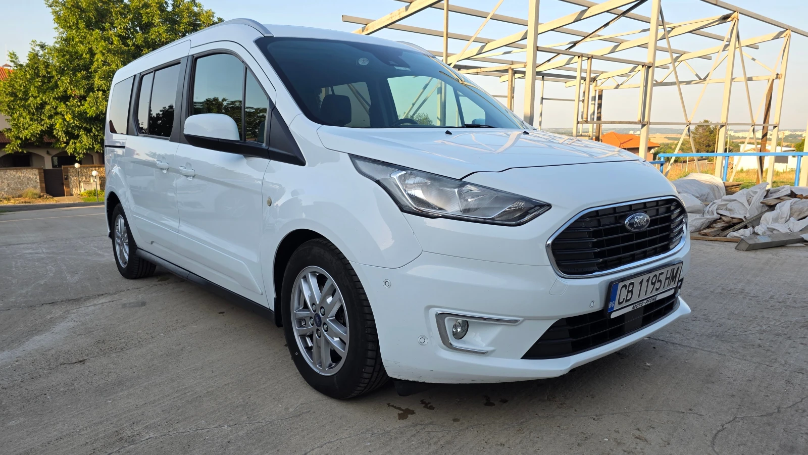 Ford Tourneo Connect TITANIUM 4+ 1 ТОВАРЕН, снимка 2 - Автомобили и джипове - 55664729