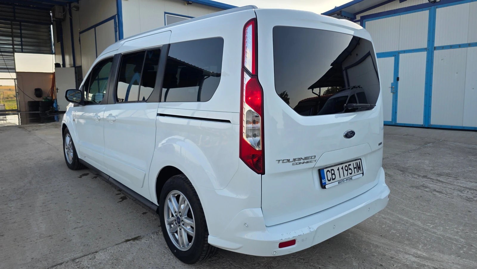 Ford Tourneo Connect TITANIUM 4+ 1 ТОВАРЕН, снимка 5 - Автомобили и джипове - 55664729
