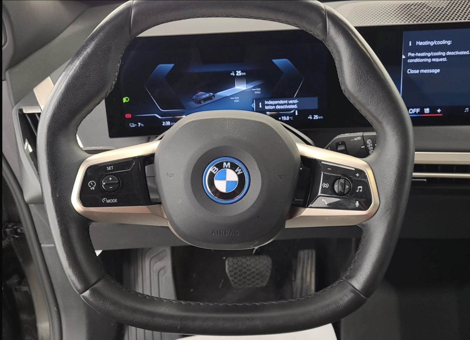 BMW iX XDRIVE40 / M / ТЪРГ 17.09. / ЛИЗИНГ, снимка 14 - Автомобили и джипове - 56059175