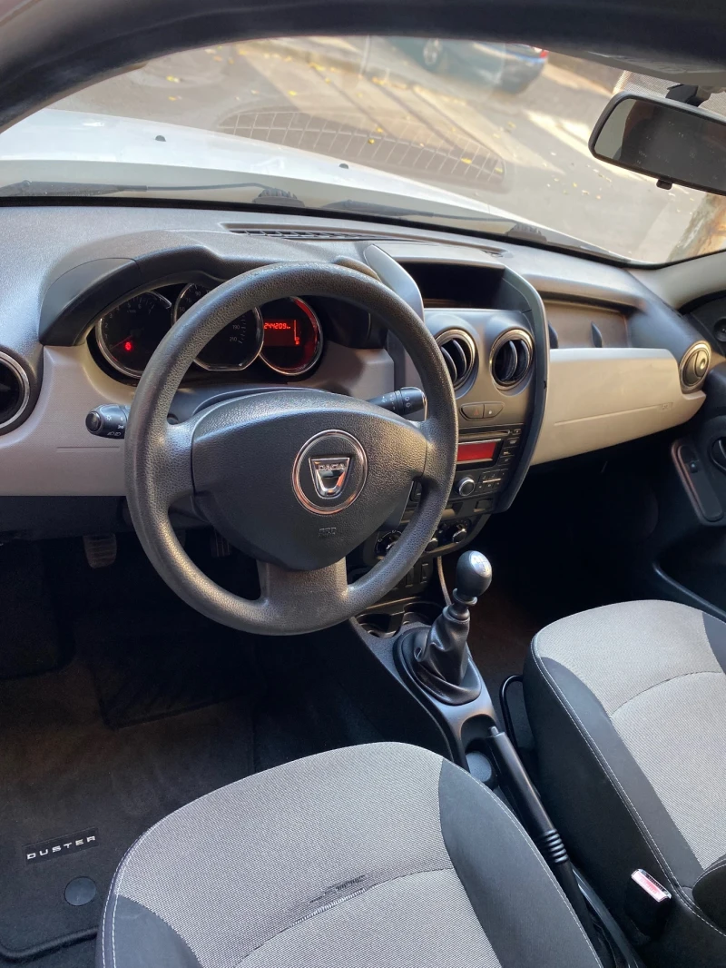 Dacia Duster 1.5 d , снимка 9 - Автомобили и джипове - 47846045