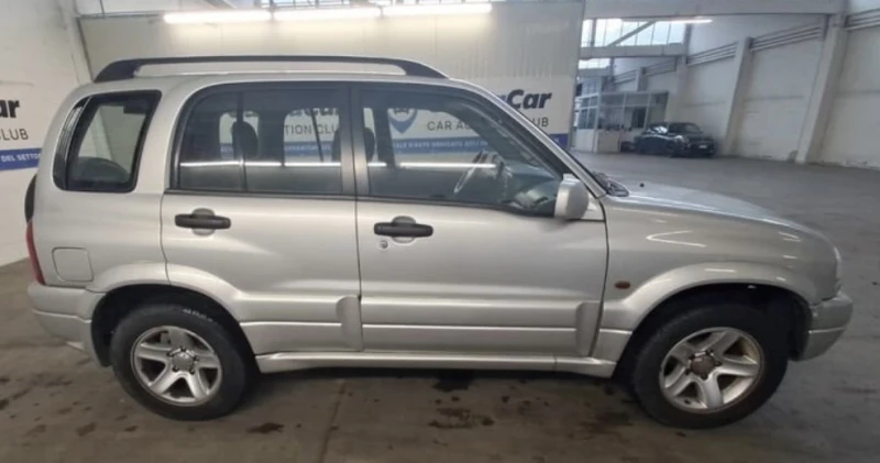 Suzuki Grand vitara 2.0i -128kc Италия 4х4, снимка 3 - Автомобили и джипове - 53453581