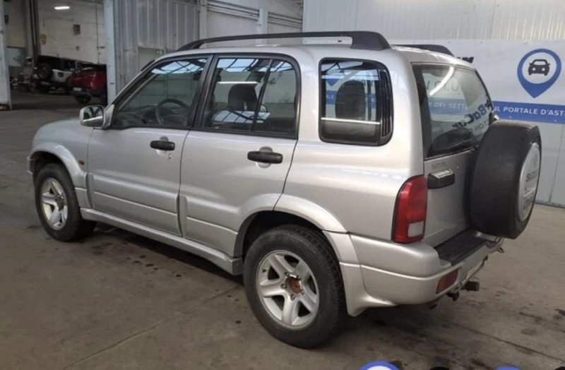 Suzuki Grand vitara 2.0i -128kc 4х4 , снимка 13 - Автомобили и джипове - 53453581