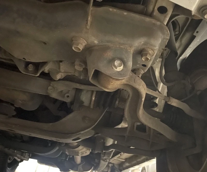 Suzuki Grand vitara 2.0i -128kc 4х4 , снимка 8 - Автомобили и джипове - 53453581