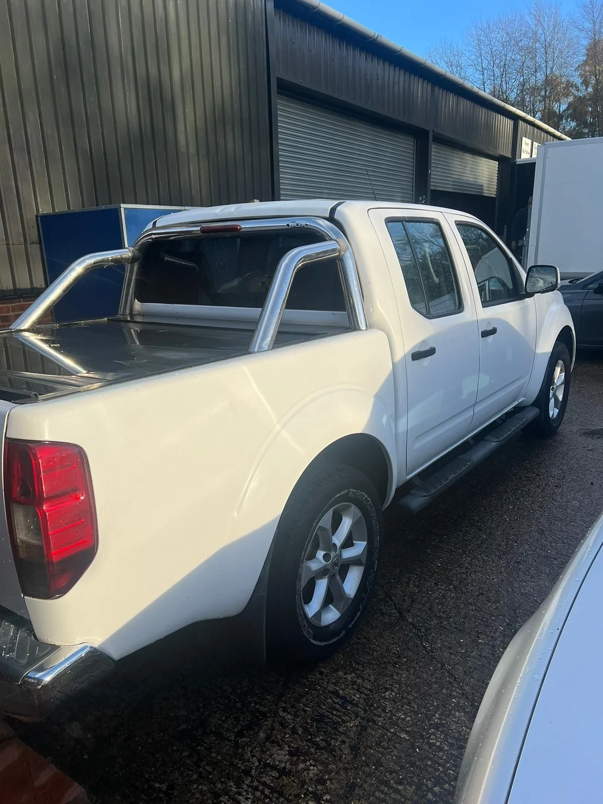 Nissan Navara 2.5dci 2бр - изображение 8