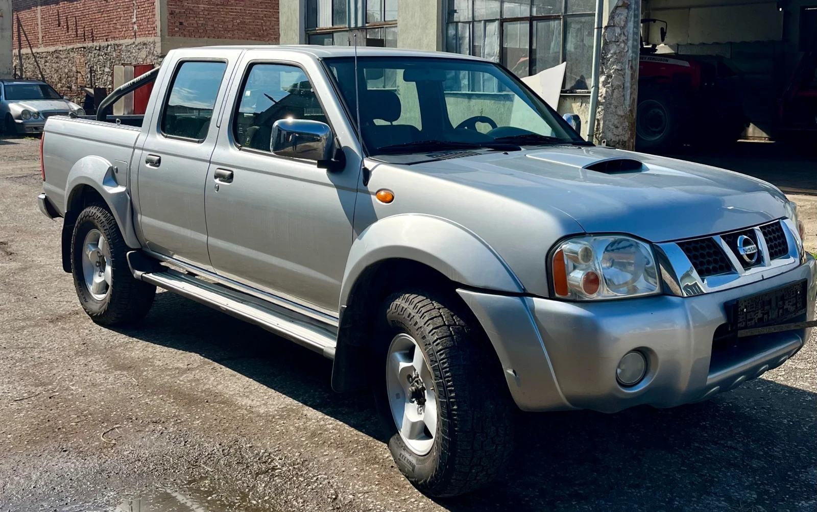 Nissan Navara 2.5TDI - изображение 2