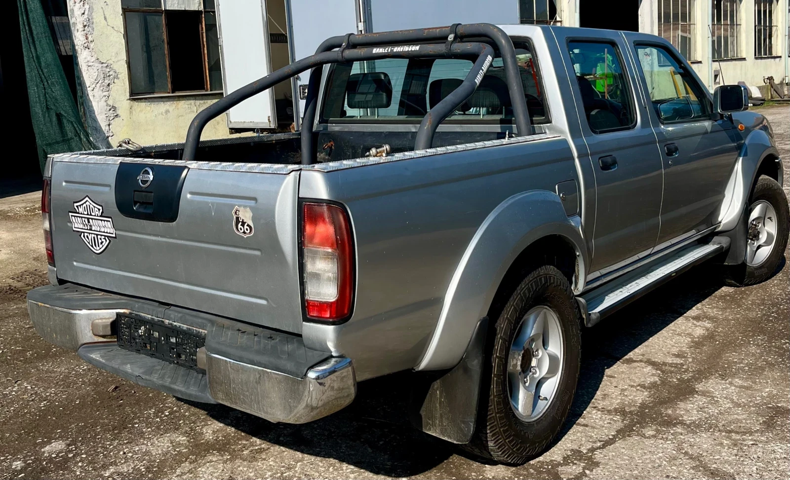 Nissan Navara 2.5TDI - изображение 6