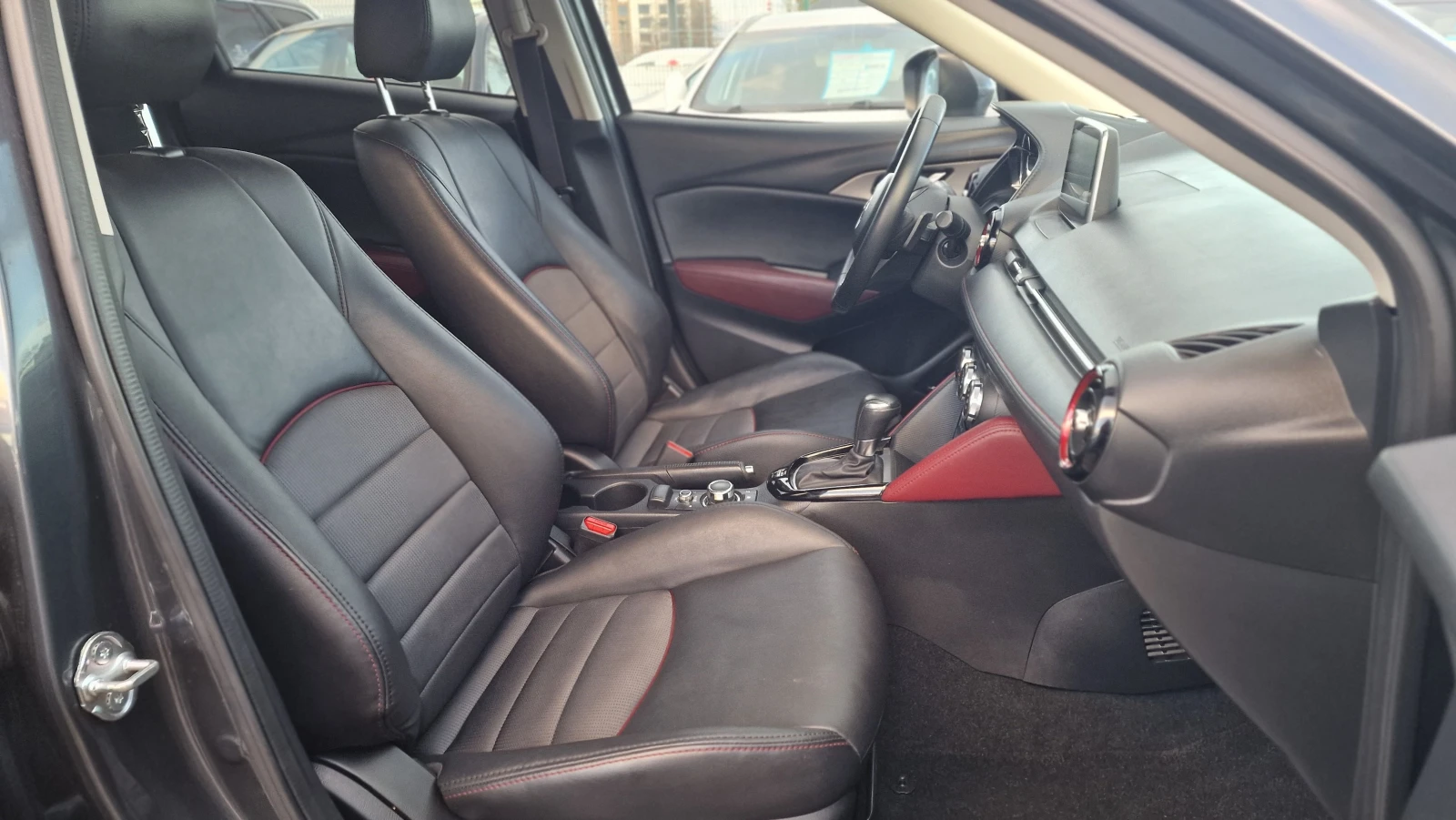 Mazda CX-3 2.0i Revolution Executive Keyless Distronic , снимка 9 - Автомобили и джипове - 53394535