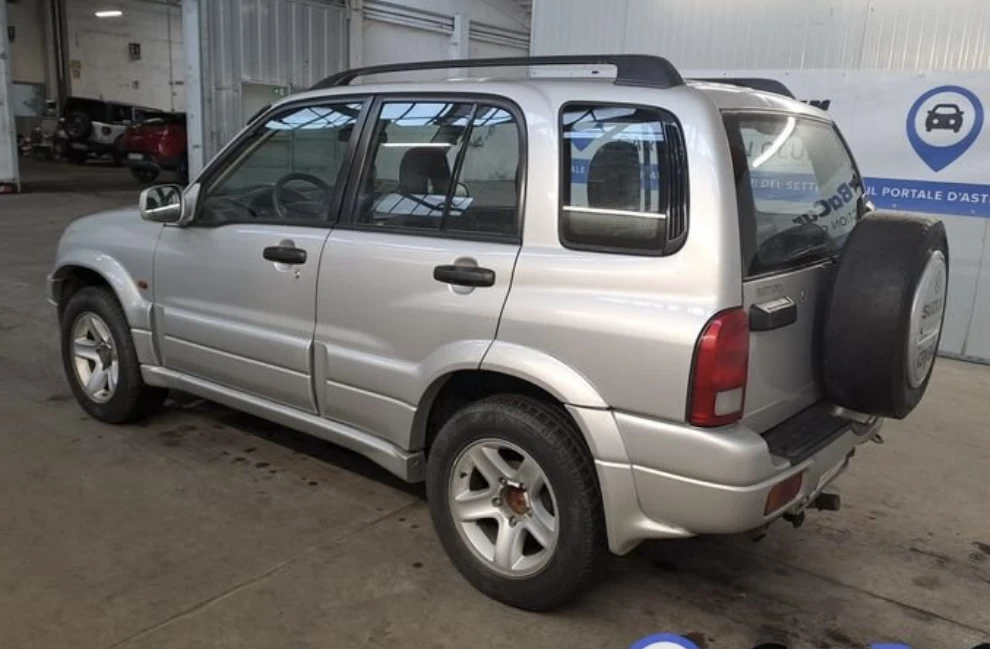 Suzuki Grand vitara 2.0i -128kc Италия 4х4 - изображение 7