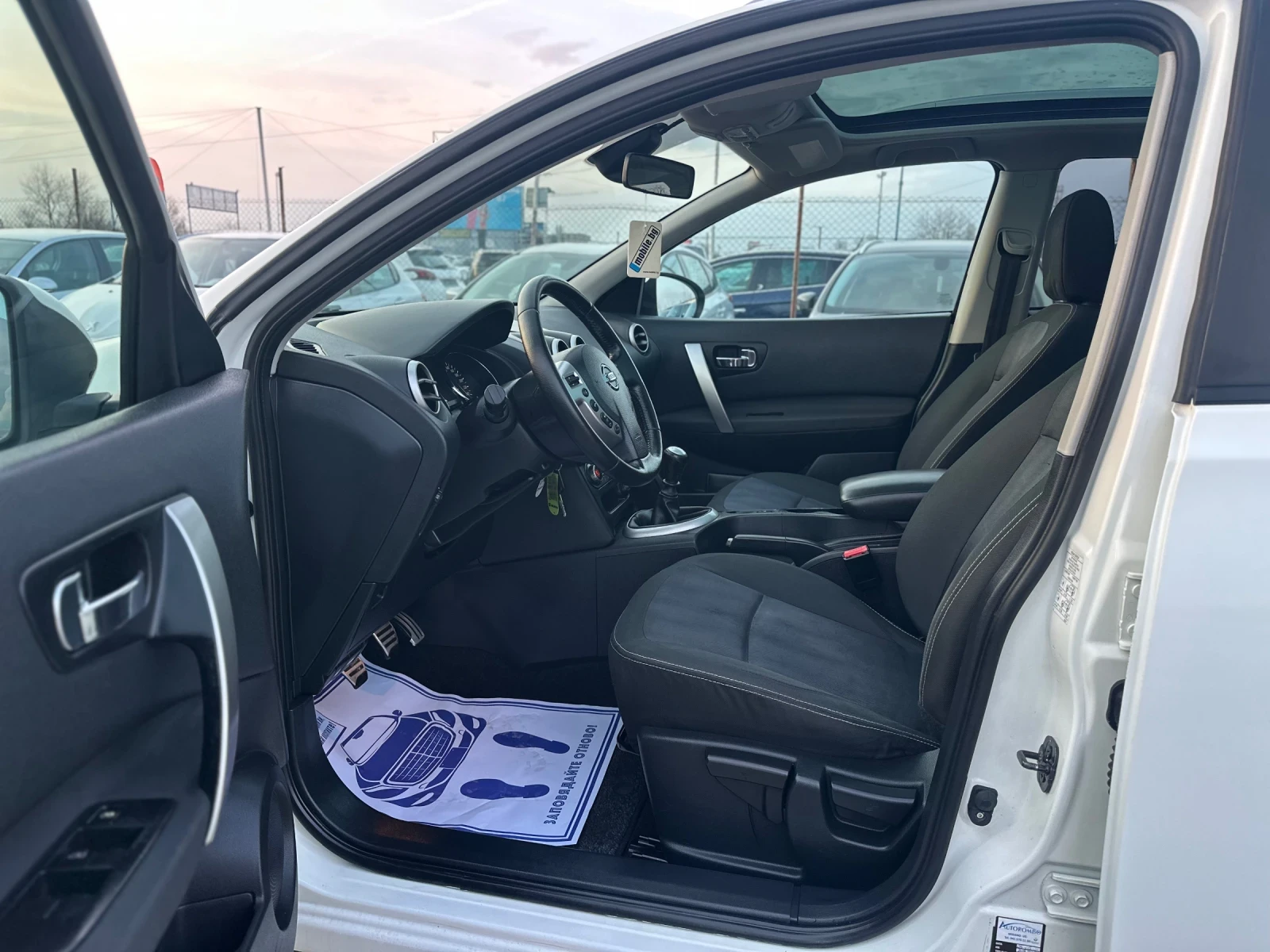 Nissan Qashqai 1.5 Dci n-TEC КАМЕРА НАВИГАЦИЯ , снимка 12 - Автомобили и джипове - 53882086