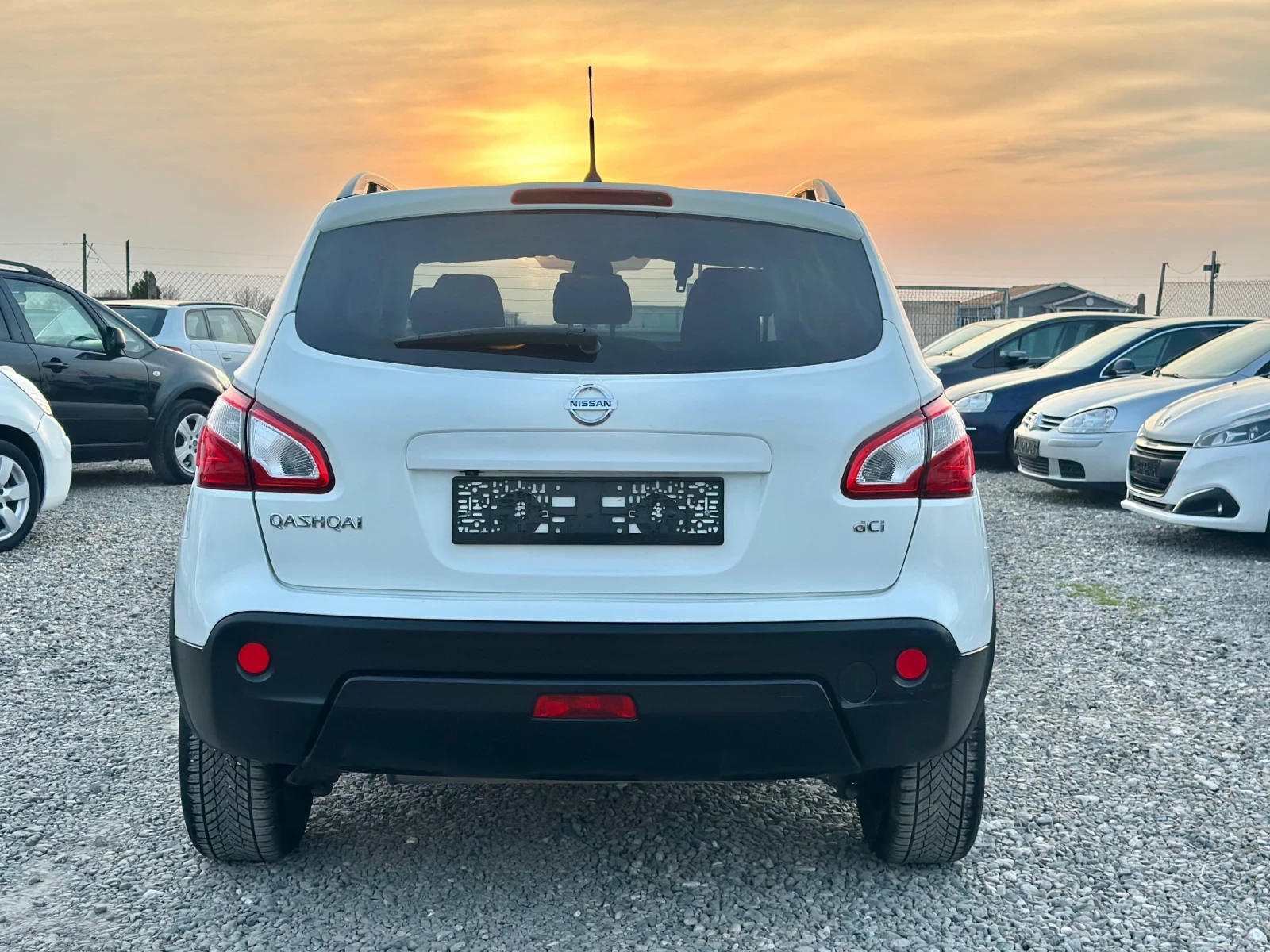 Nissan Qashqai 1.5 Dci n-TEC КАМЕРА НАВИГАЦИЯ , снимка 5 - Автомобили и джипове - 53882086