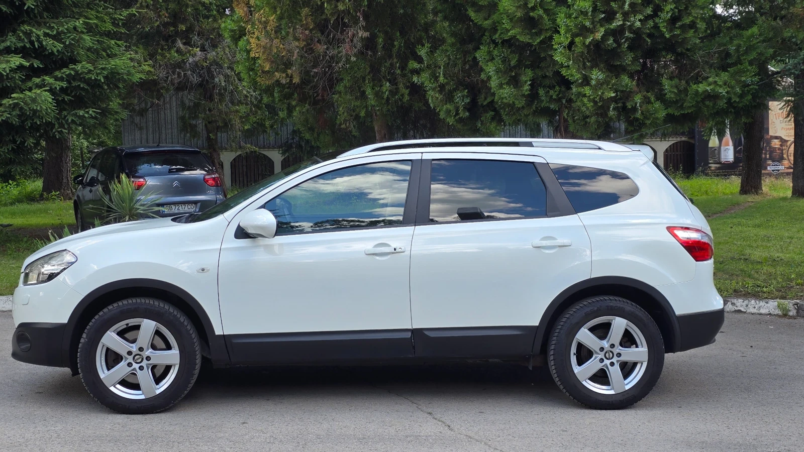 Nissan Qashqai 2.0i 141 к.с. Qashqai + 2 ШВЕЙЦАРИЯ , снимка 8 - Автомобили и джипове - 54972098