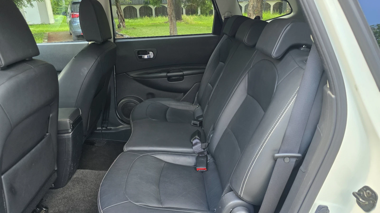 Nissan Qashqai 2.0i 141 к.с. Qashqai + 2 ШВЕЙЦАРИЯ , снимка 11 - Автомобили и джипове - 54972098