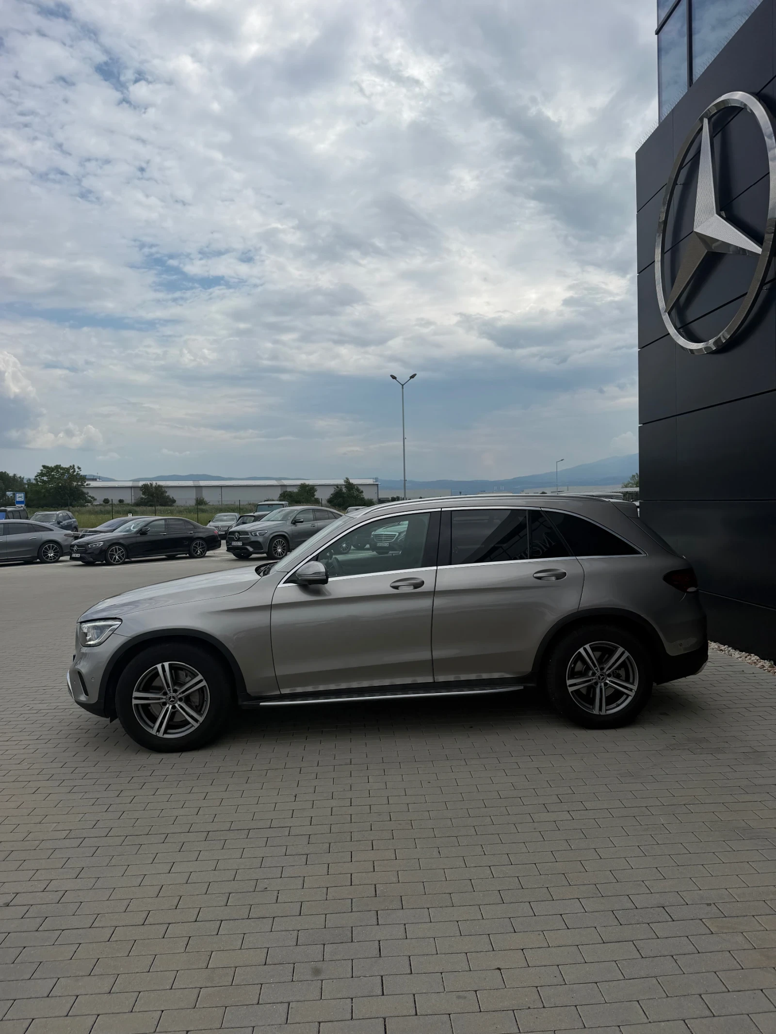 Mercedes-Benz GLC 220, снимка 8 - Автомобили и джипове - 55138235