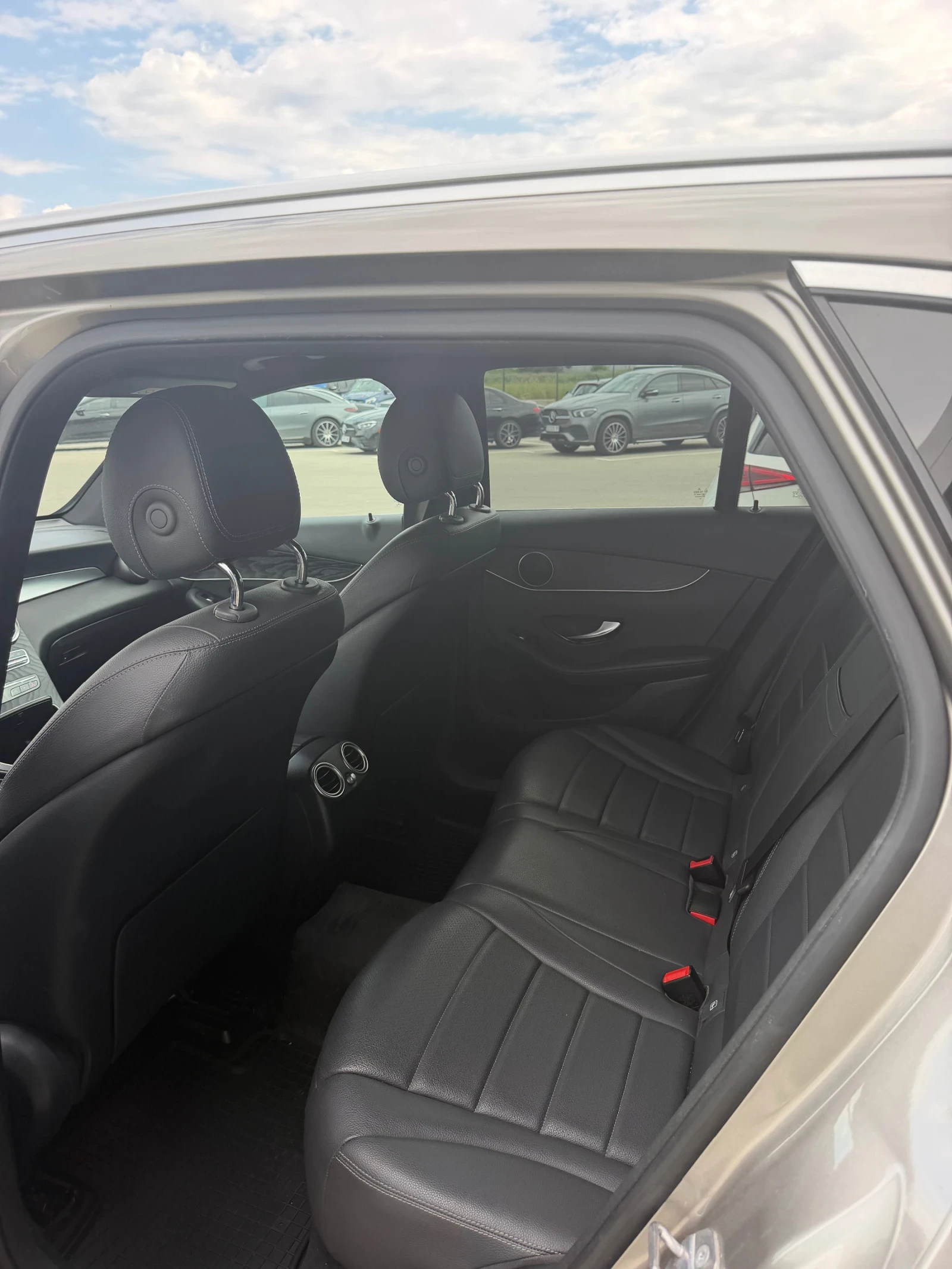 Mercedes-Benz GLC 220, снимка 10 - Автомобили и джипове - 55138235