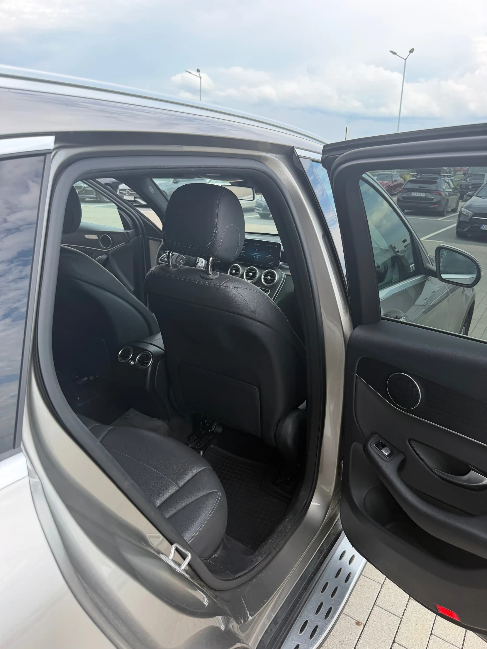 Mercedes-Benz GLC 220, снимка 12 - Автомобили и джипове - 55138235