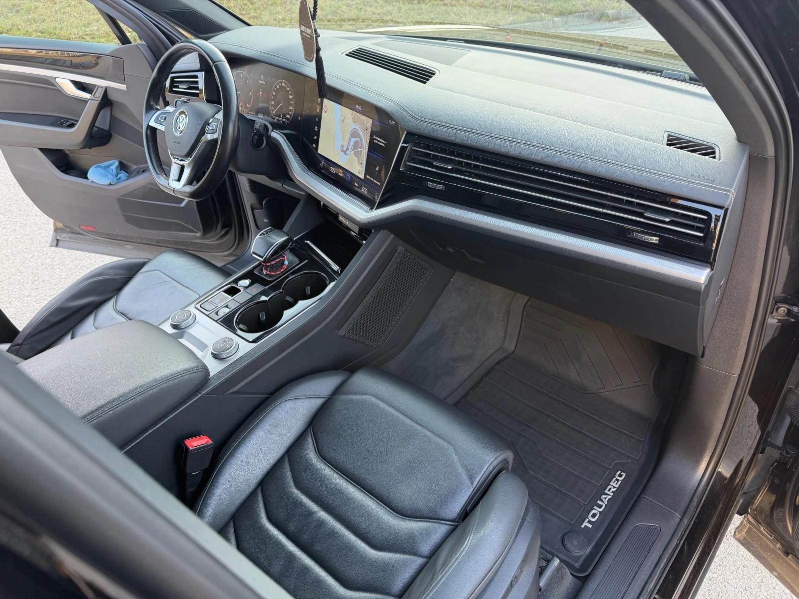 VW Touareg 3.0TDI 286 DIGITAL, снимка 8 - Автомобили и джипове - 55878076