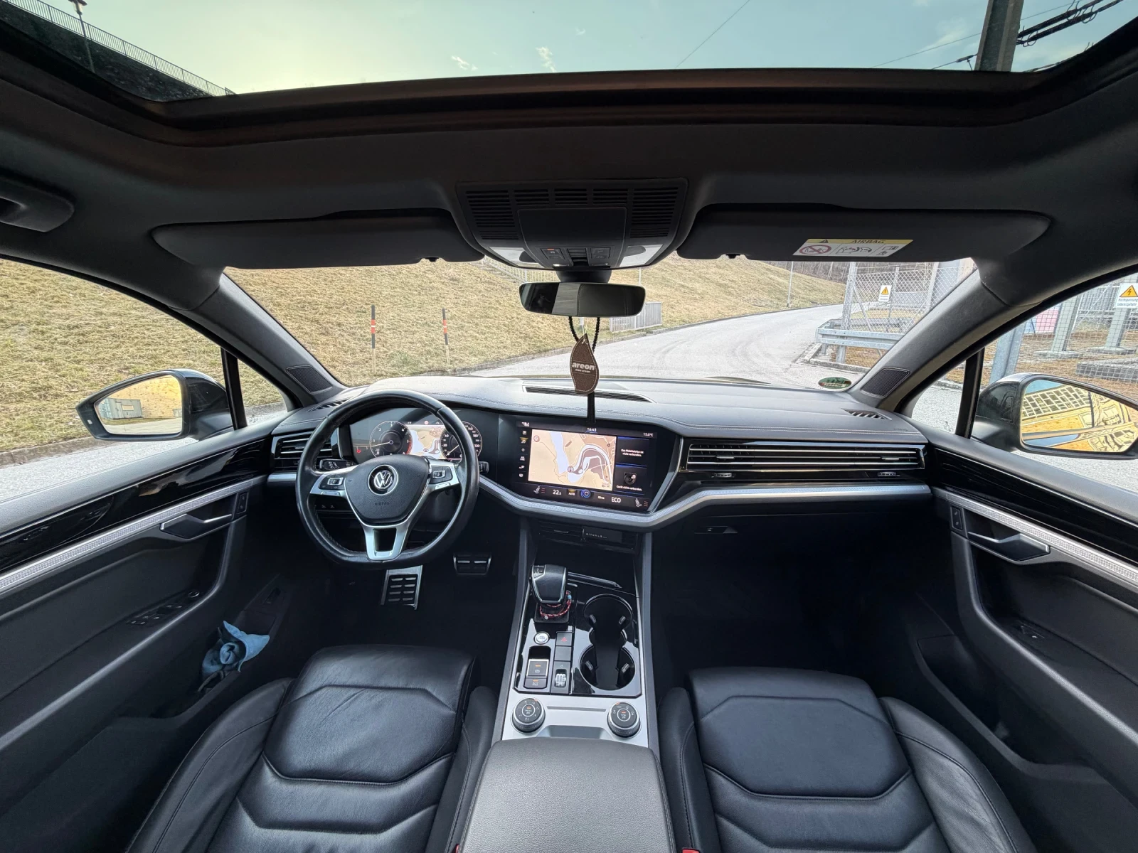 VW Touareg 3.0TDI 286 DIGITAL, снимка 11 - Автомобили и джипове - 55878076